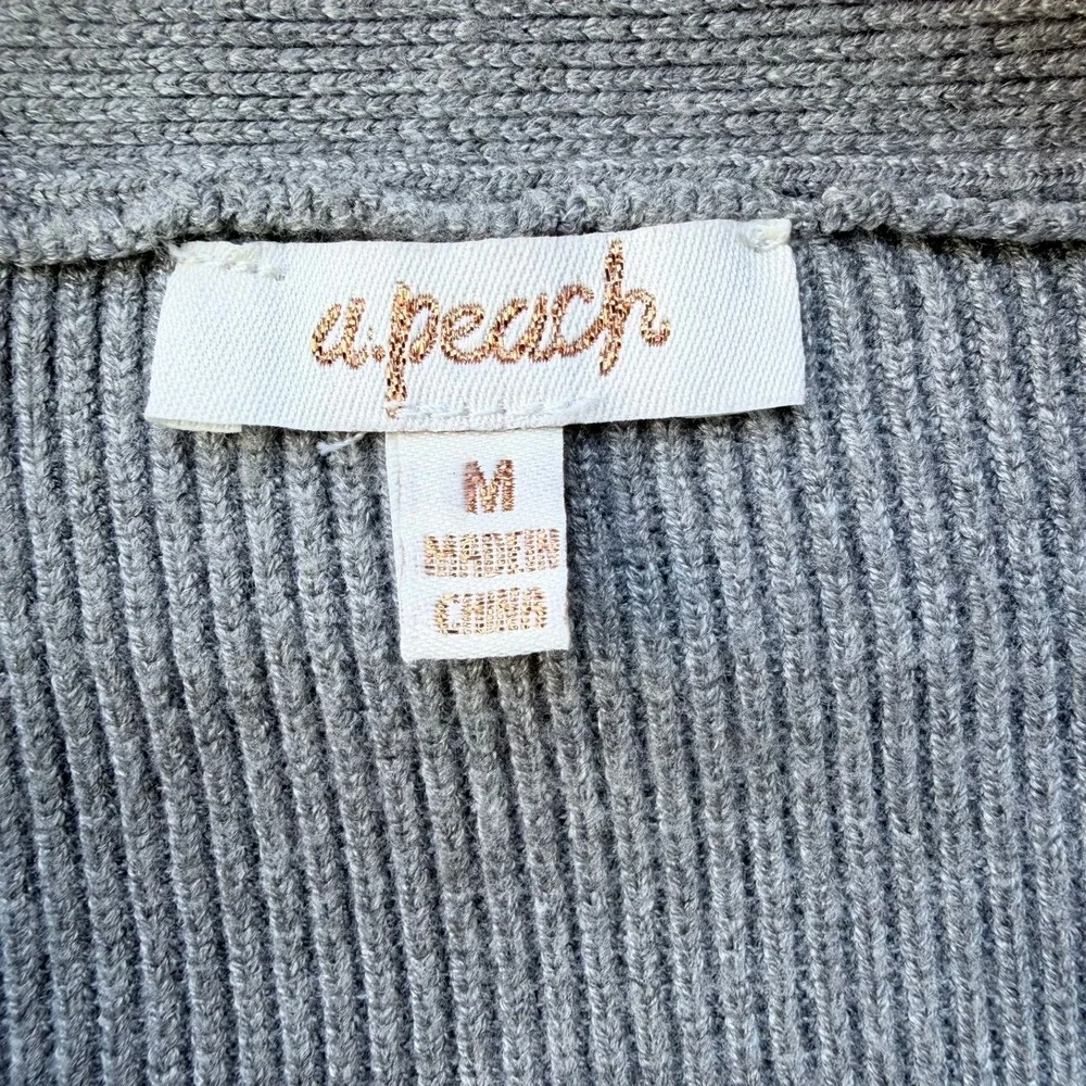 A.Peach mixed media
